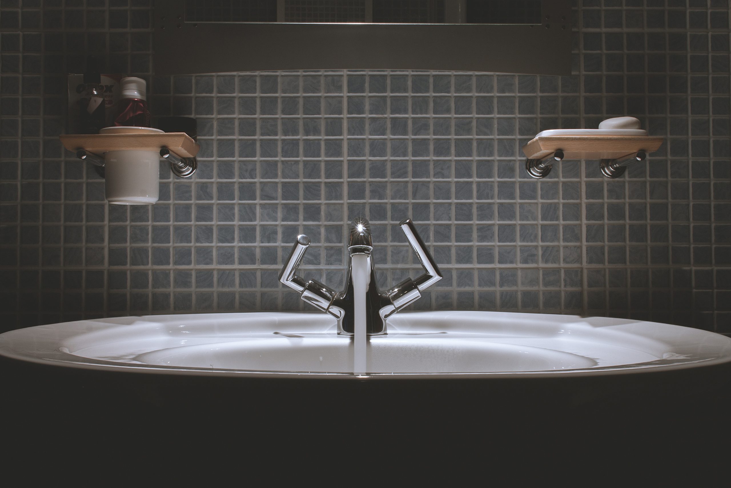 Instalacje podtynkowe w twoje łazience – co warto wiedzieć?
