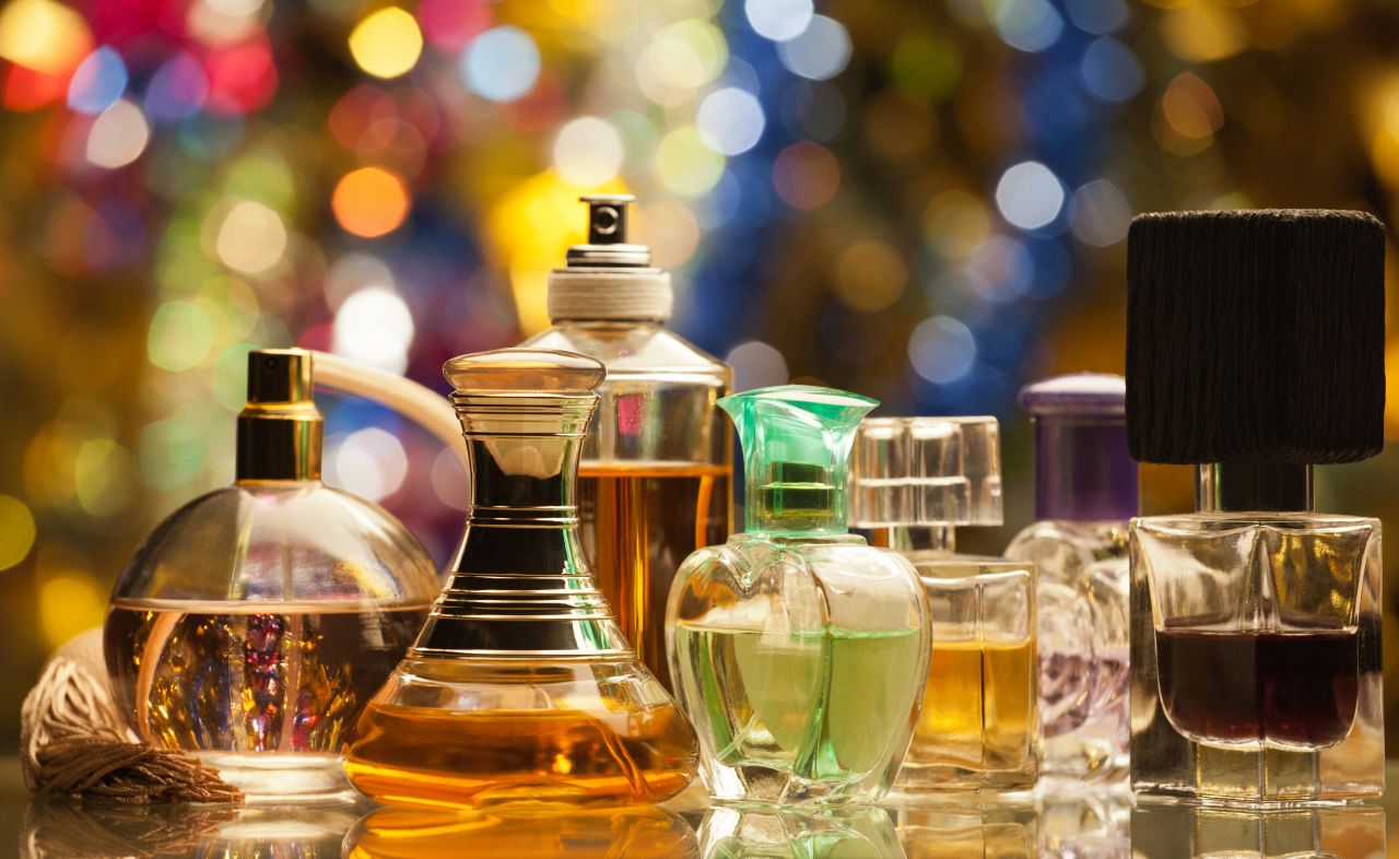 Jak wybrać odpowiednie perfumy na jesień?