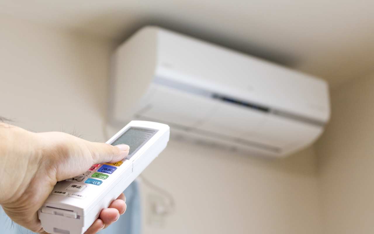 Jakie kroki należy podjąć w celu zamontowania klimatyzacji w domu?